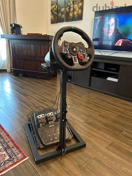 Logitech G29 Driving Force Racing Wheel For PlayStation with stand. 1