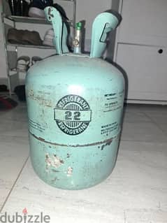 Air conditioner gas cylinder
