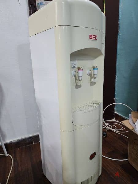 Bec hot and cold water dispenser for sale 1