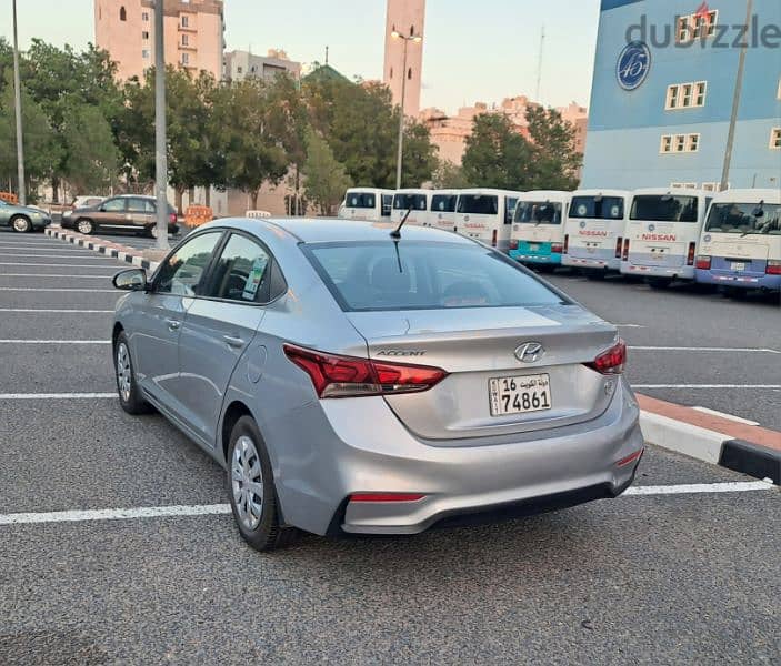 Hyundai Accent 2019 Silver 3