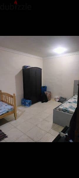 1 bedroom hall  for rent 2 person sharing available @45 kd/person 1