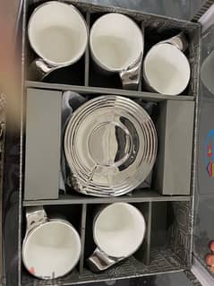 Moving sale on kitchenware items 0