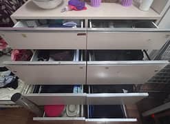 CUPBOARD with 8 comptement 0