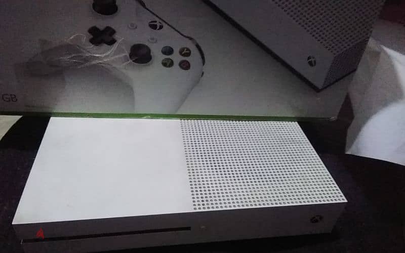 Xbox One S good condition 4