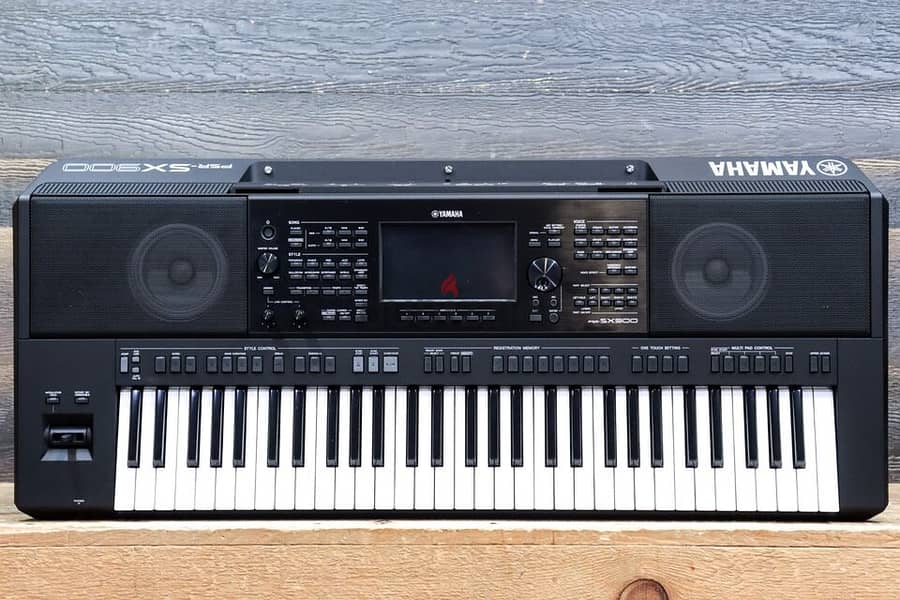 Yamaha PSR-SX900 Digital Workstation 61-Key Organ (FSB) Digital Keyboa 1