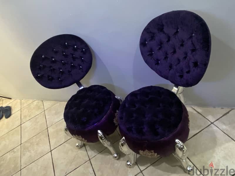 round chairs 2