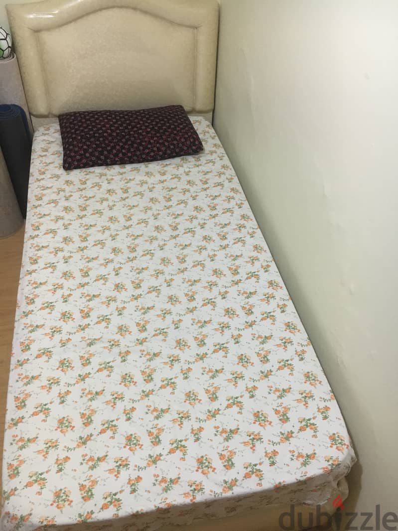 single bed, kitchen rack 1