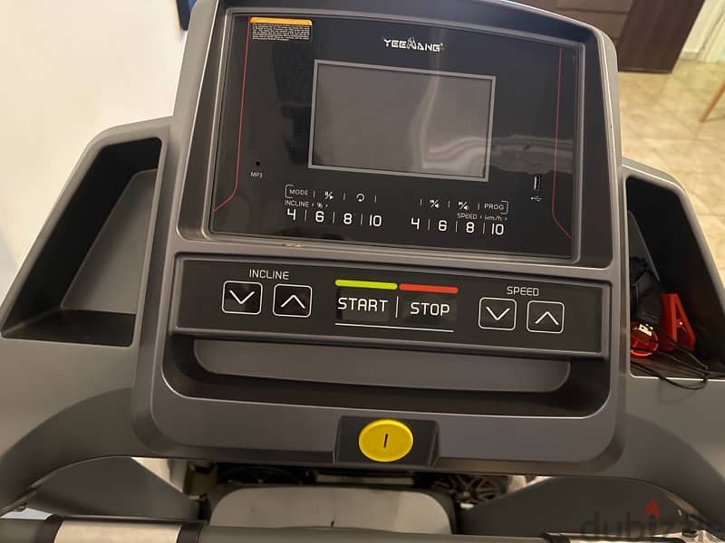 Yeekang FItnese Treadmill 2