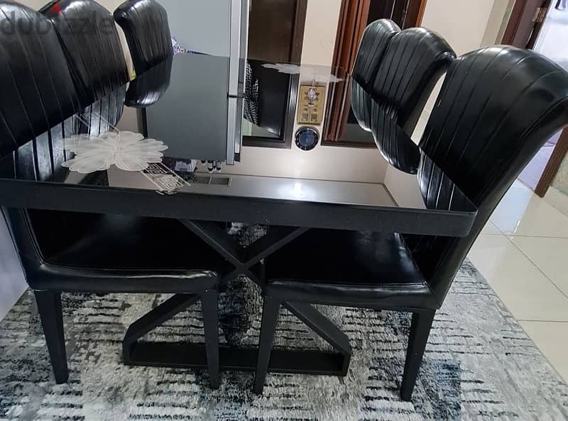 gently used dining table with 6 chairs 2