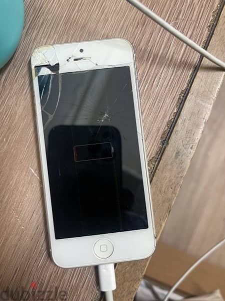 iPhone for sell just screen need to me change 2