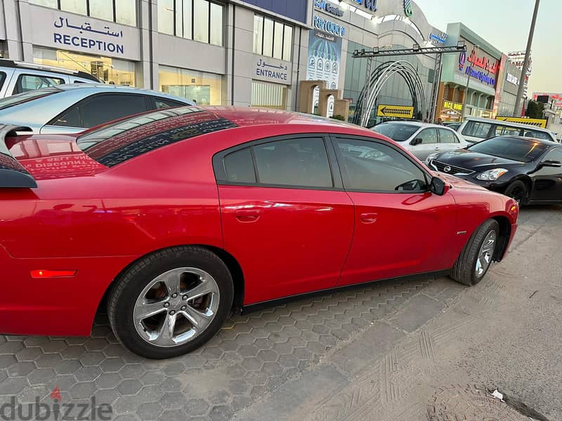 2013 Dodge Charger RT V8 HEMI in Excellent condition 4