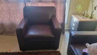 Single seater Leather Sofa in very good condition