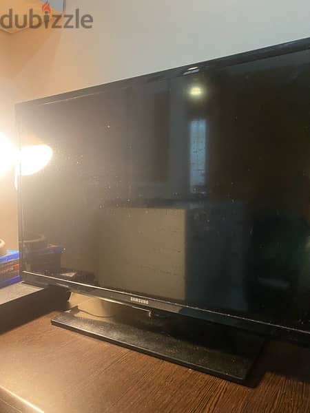 barely used Samsung tv in proper condition and good sound quality! 2
