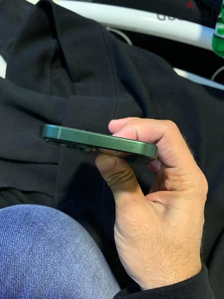 iphone 13  with full kit 256GB Green 6