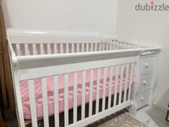 للبيع سرير اطفال شبه جديد baby bed for sale excellent condition