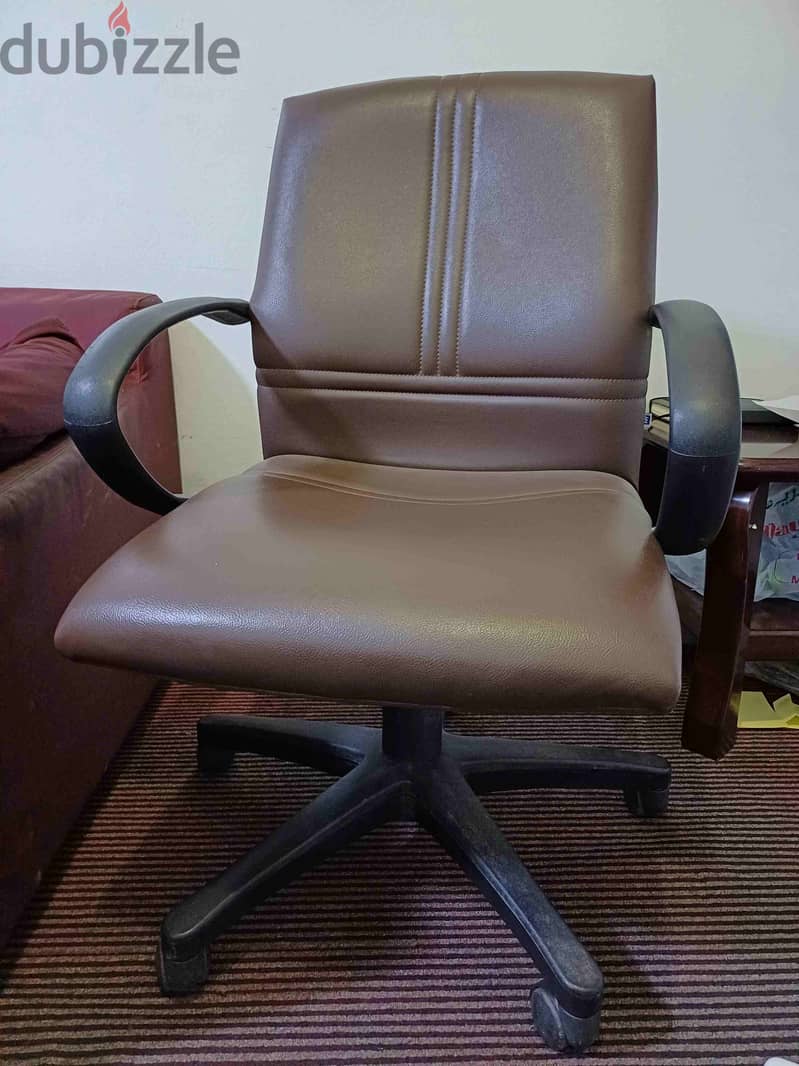 OFFICE CHAIR MEDIUM BACK, 360 degree rotate,strong wheel 1