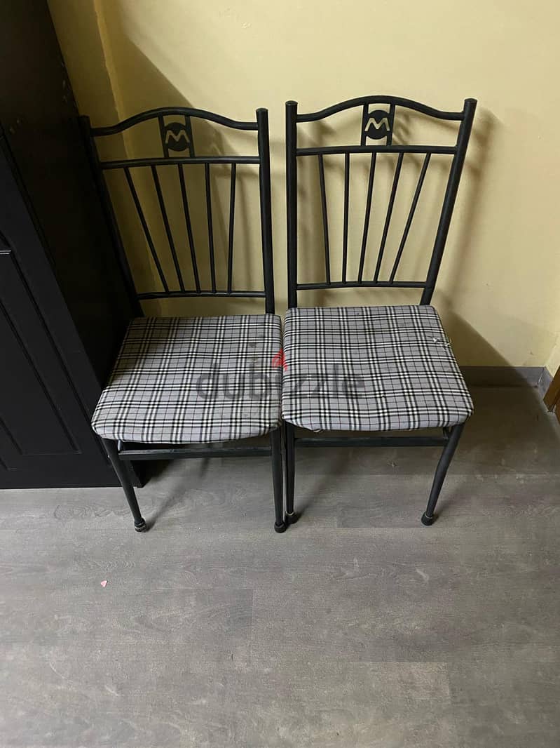 Dinning table with chairs 1