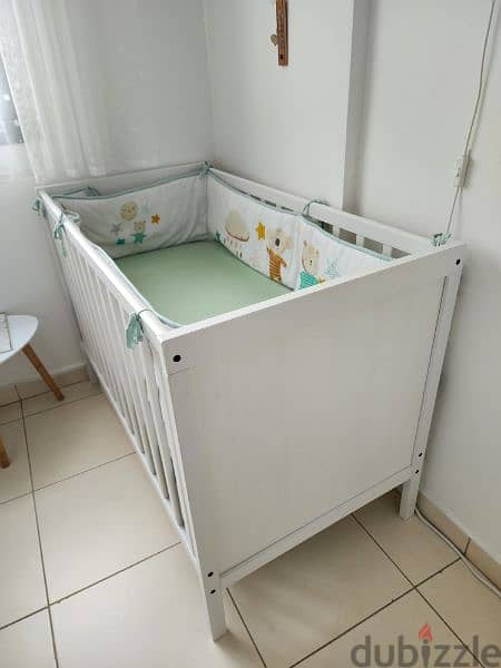 Baby bed with mattres and fence 1