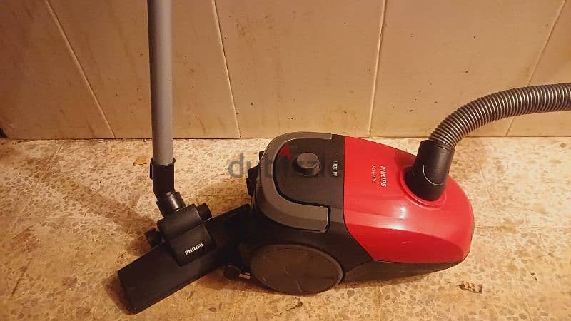 vacuum cleaner Philips 1800W 3