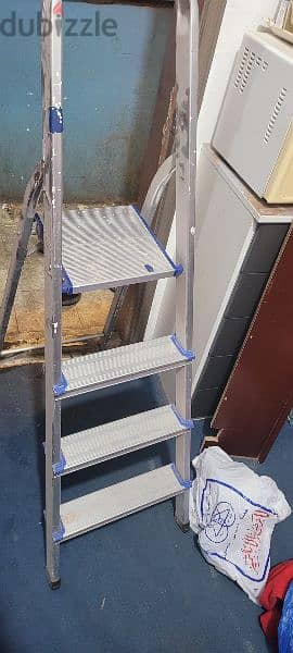 Aluminium Ladder

3 steps 1