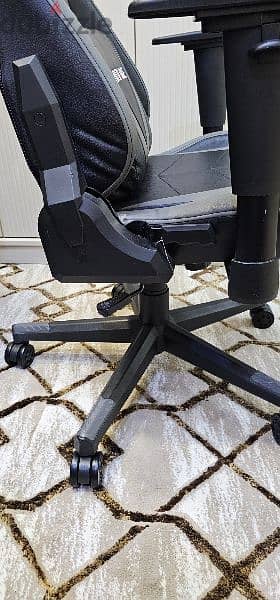Brand New Gaming chair for Sale 2