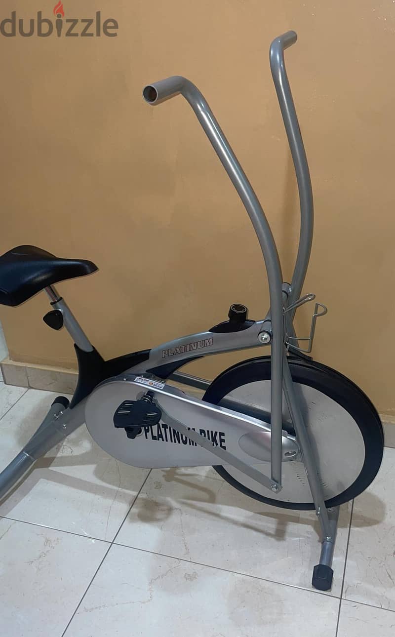 Brand new treadmill and cycling machine for sale in a very discounted 15