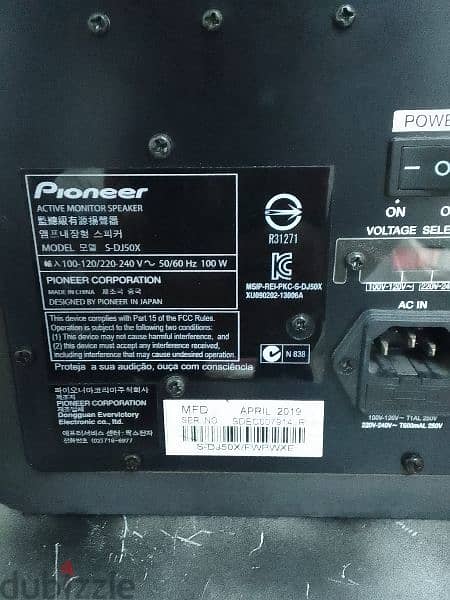 pioneer studio monitor and microphone v8 sound mixer . 25kd fix price 5