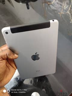 ipad mini 4 (32 gb) in good condition with case