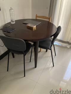 Circle Table with 4 Chairs