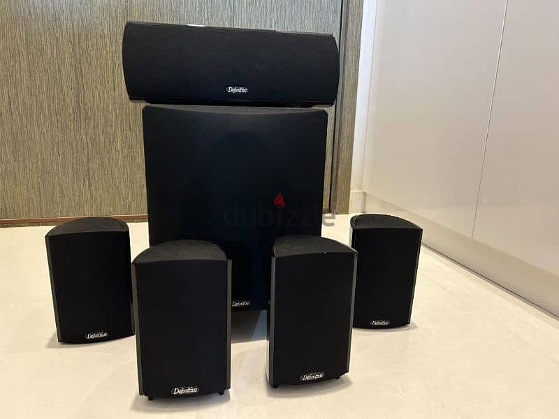 definitive technology 5.1 speaker system 0