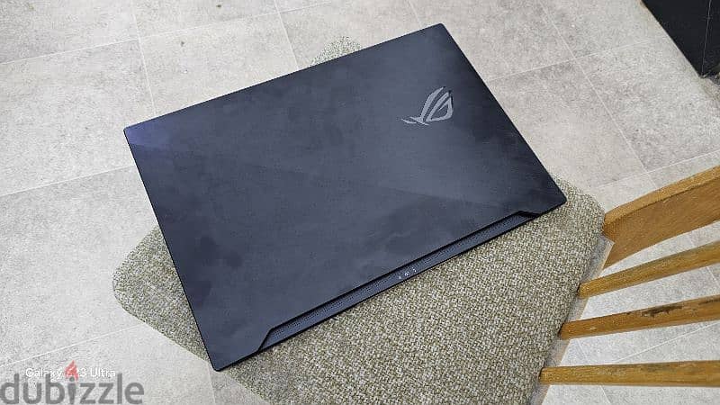 Asus Rog Zephyrus S17 Gaming laptop 0