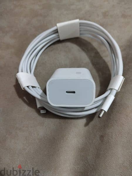Apple Charger 20W Pro with 3 meter new original cable in serial number 1