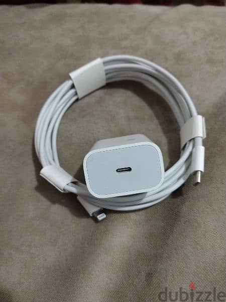 Apple Charger 20W Pro with 3 meter new original cable in serial number 4