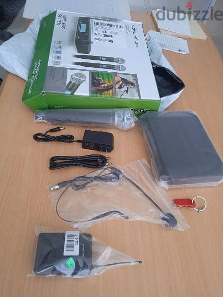 som limi wireless microphone hed mic and hand mic. 7