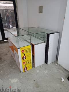 3 counter available for shop