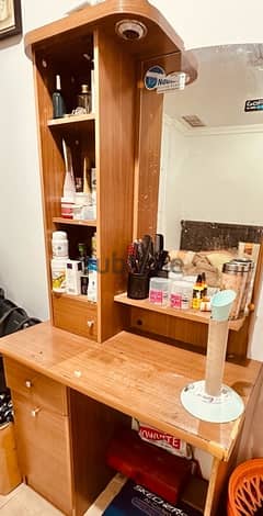 Dressing table with Mirror 0