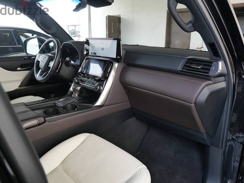 2023 Lexus LX 600 Luxury 4dr SUV 4WD (3.4L 6cyl Turbo 10A) 3