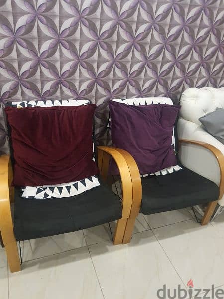 6 seater sofa & 2 arm rest chairs 3