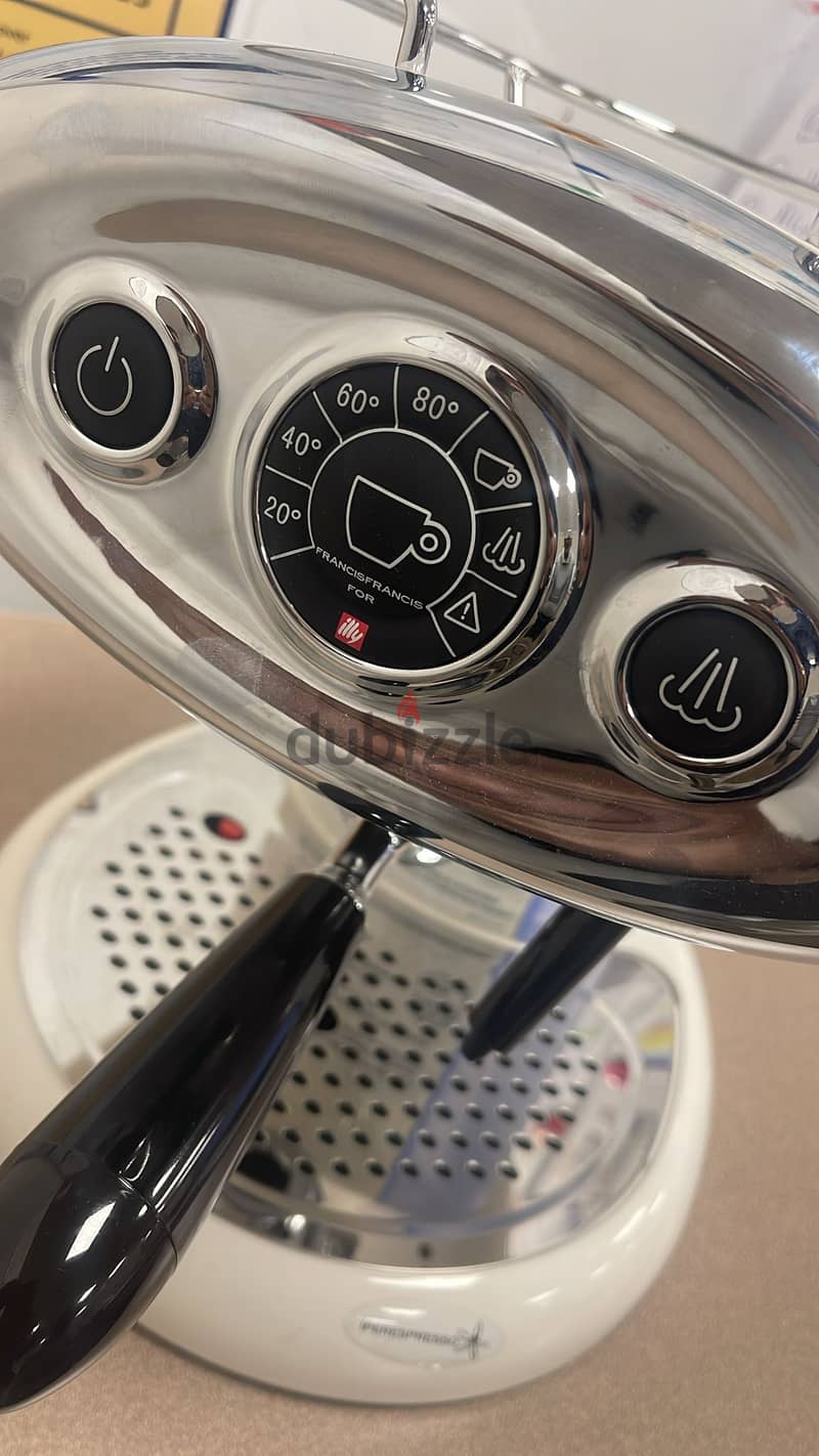 illy brand coffee machine available for sale 5