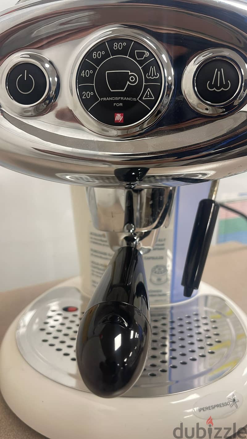 illy brand coffee machine available for sale 6