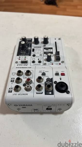 yamaha mixing console  MG03 1