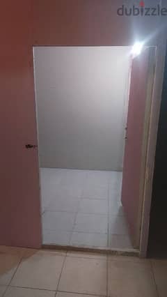 2 partition room available 0