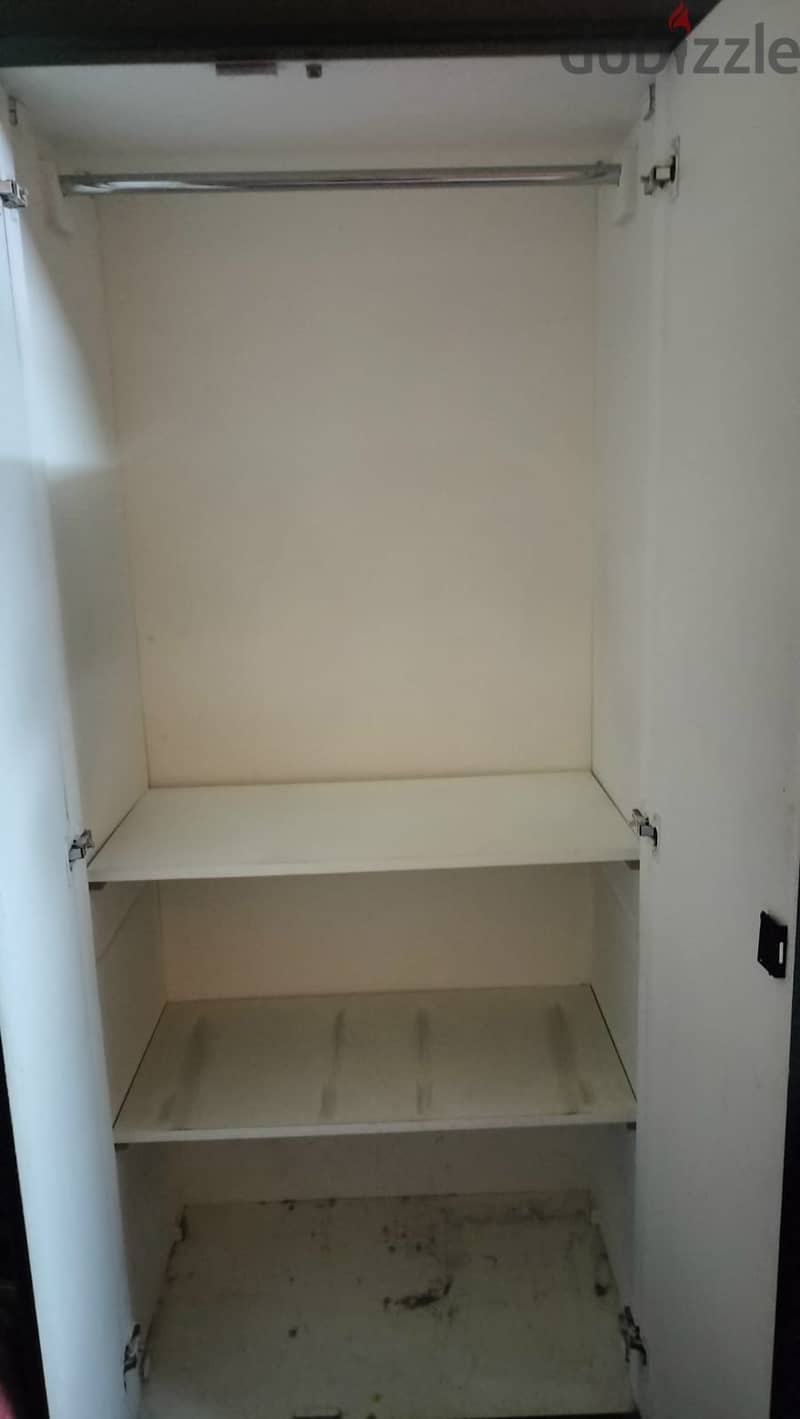 Cupboard/Cabinet for Immediate sale now further reduce to 40KD 2