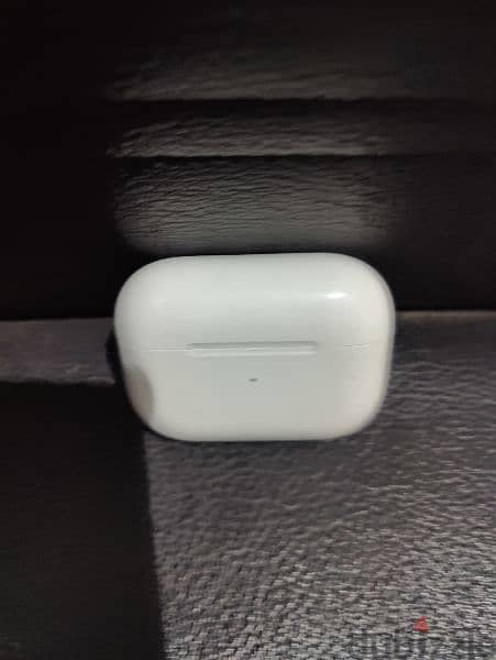 Apple AirPods Pro left side only 2