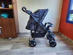 Rarely used baby stroller sale in mahboula 0