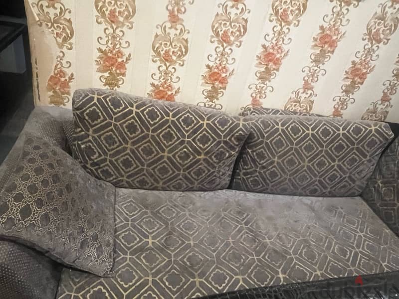 Sofa set urgent sale 1