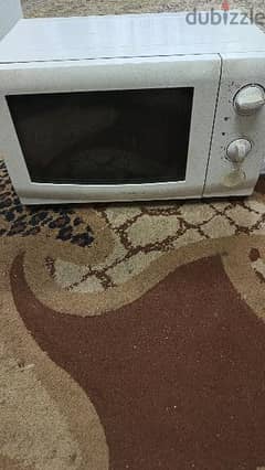 Daewoo microwave, small size, works well 0