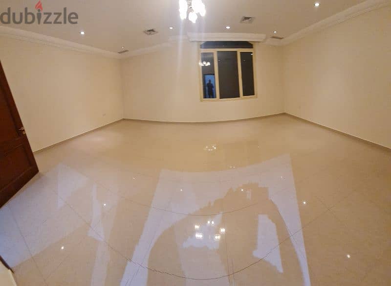 very nice big villa floor in Mangaf 5