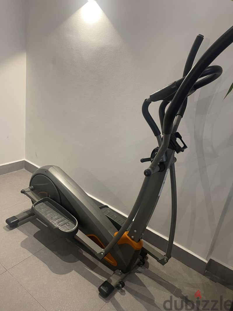 For Sale - Gym Elliptical Cross Trainer in excellent condition 1