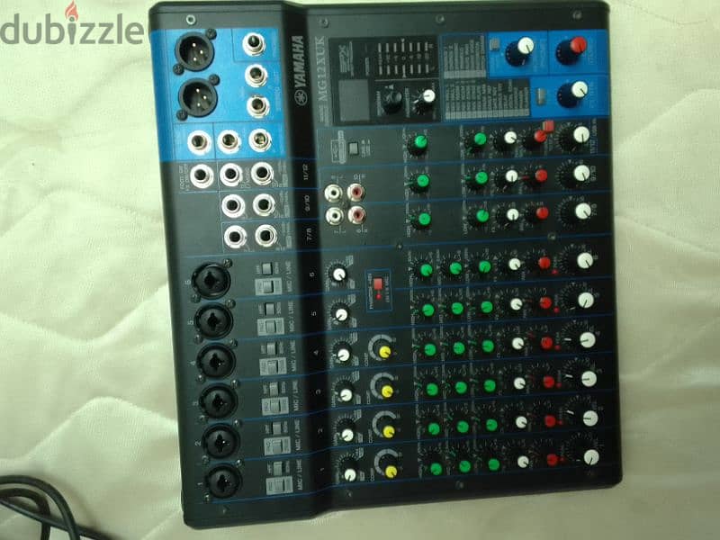 yamaha 12 channel mixer . vocal effect available 2